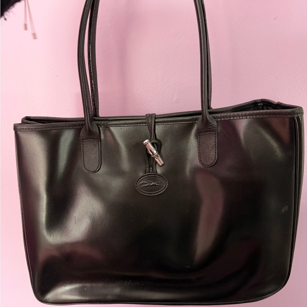 PEELING - Longchamp Sleek Black Leather Tote Bag